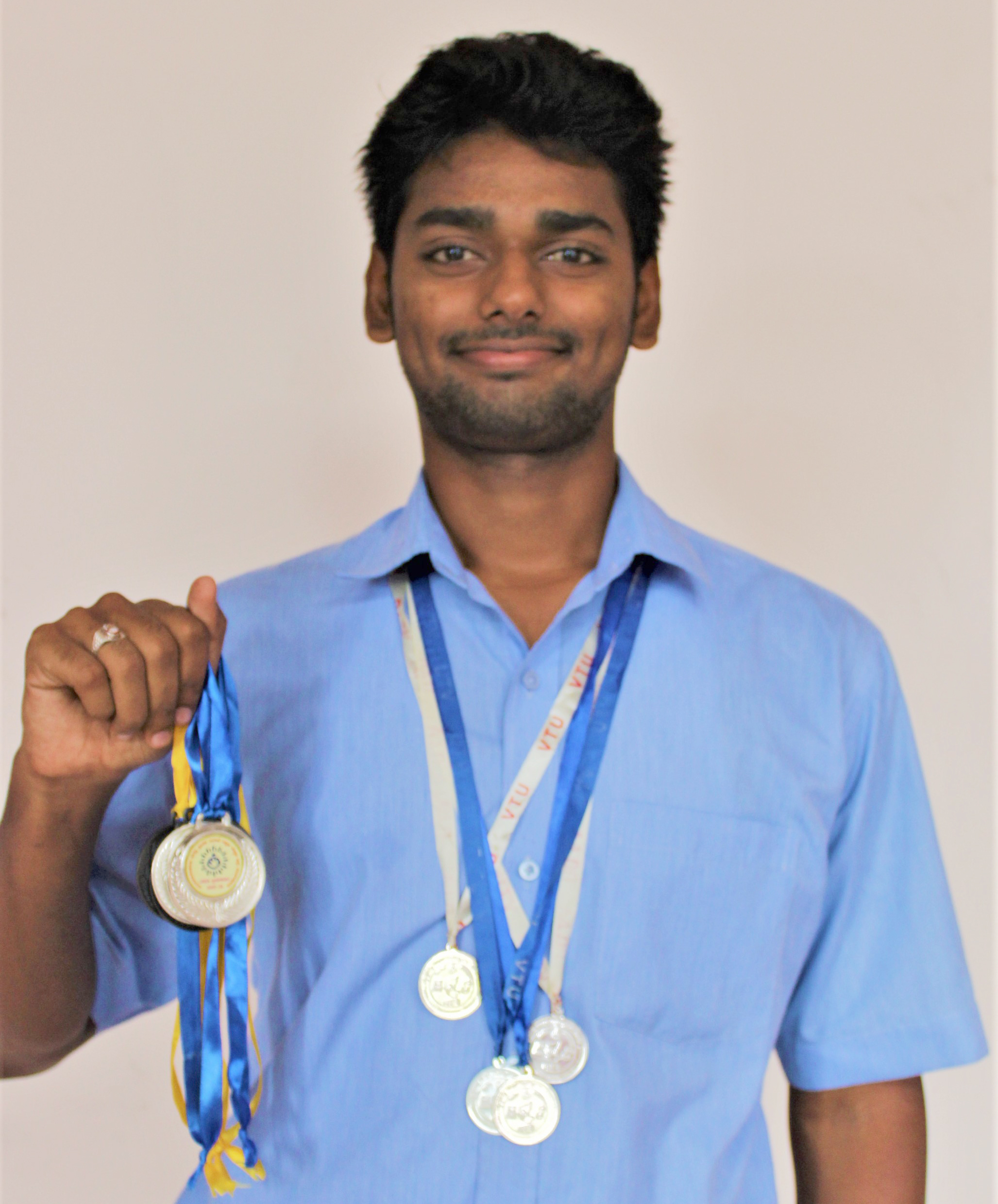 ಈಜು ಸ್ಪರ್ಧೆಗಳಲ್ಲಿ ಆಳ್ವಾಸ್‌ನ ಶ್ರವಣ್ ಬೋಳೂರ್ ಸಾಧನೆ